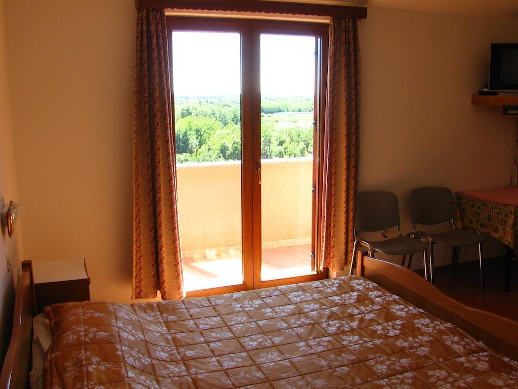 Guest House Caterina โปเรช ภายนอก รูปภาพ