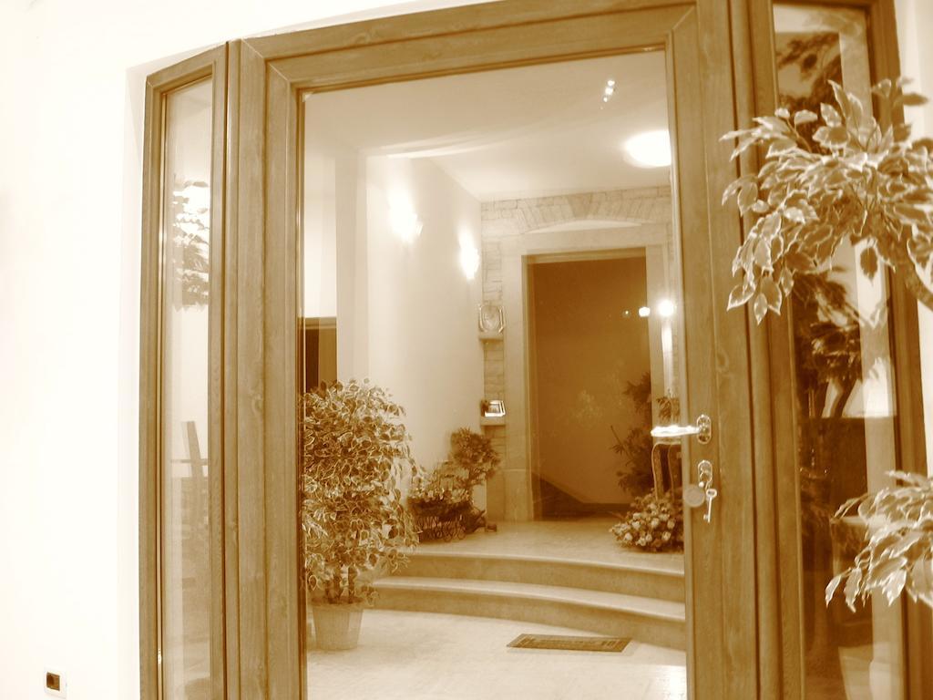 Guest House Caterina โปเรช ภายนอก รูปภาพ